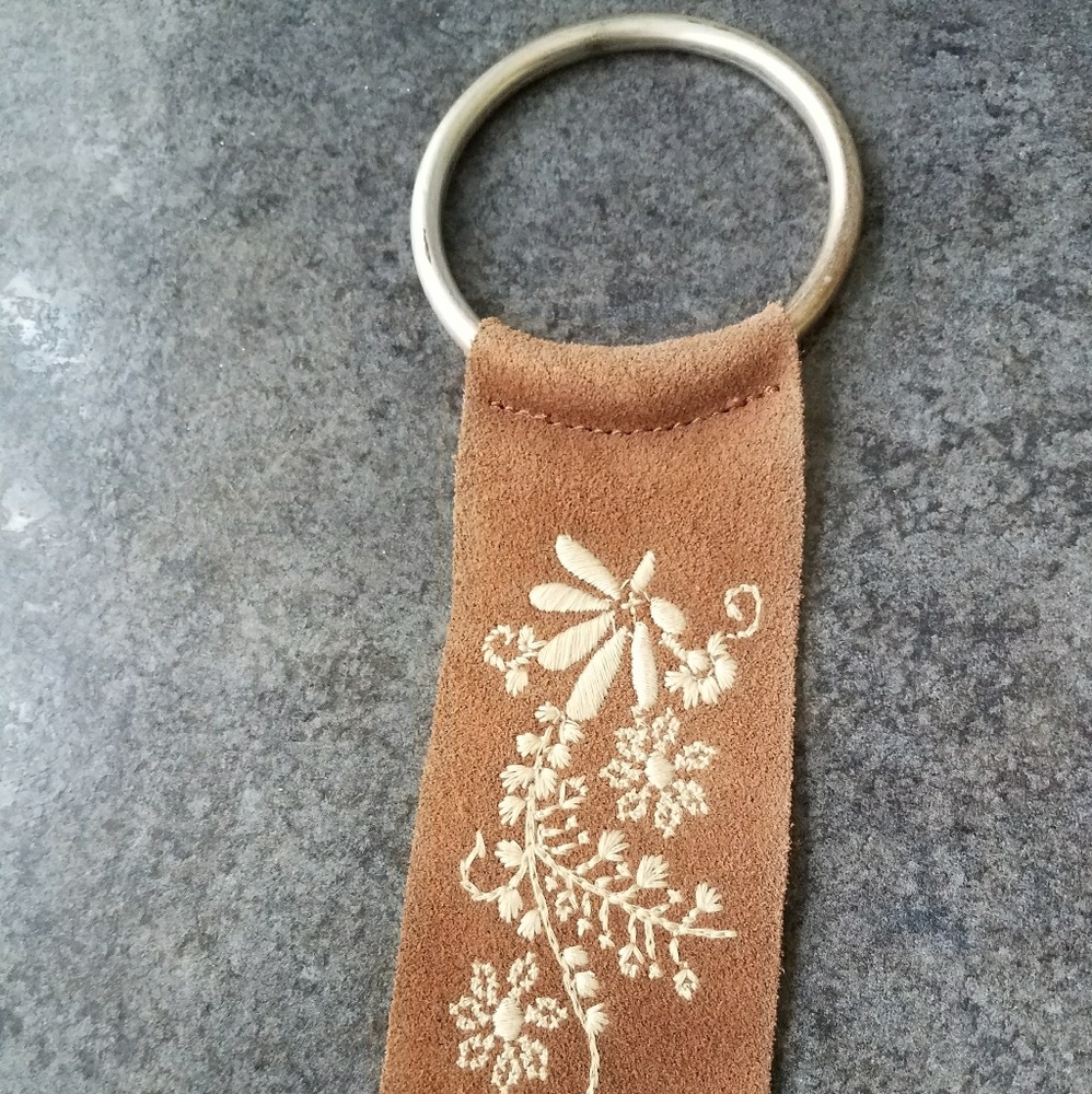Brown leather belt - embroidered